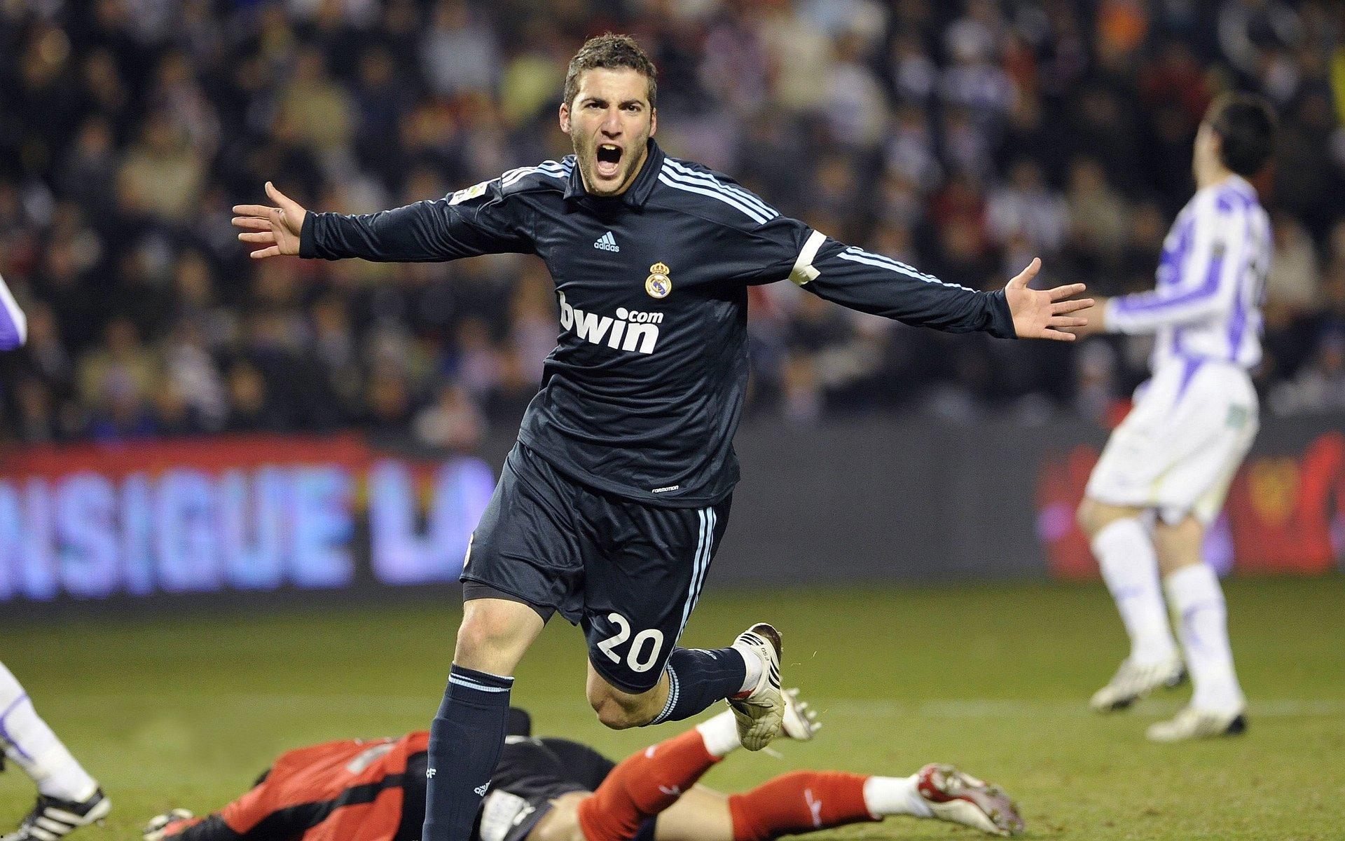 德天空独家，哈维-西蒙斯确认重返莱比锡 巴黎拜仁转会梦碎