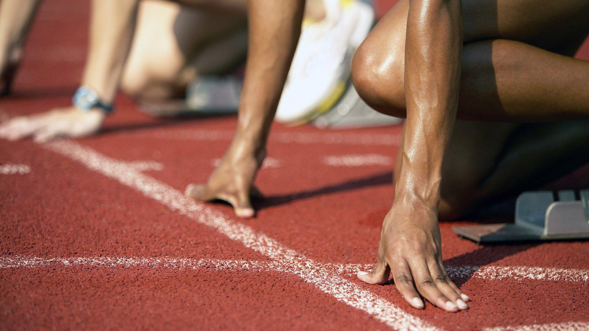 性格决定风格，吉拉西内敛如冰，菲尔克鲁格热情似火—斯图加特双锋的互补哲学