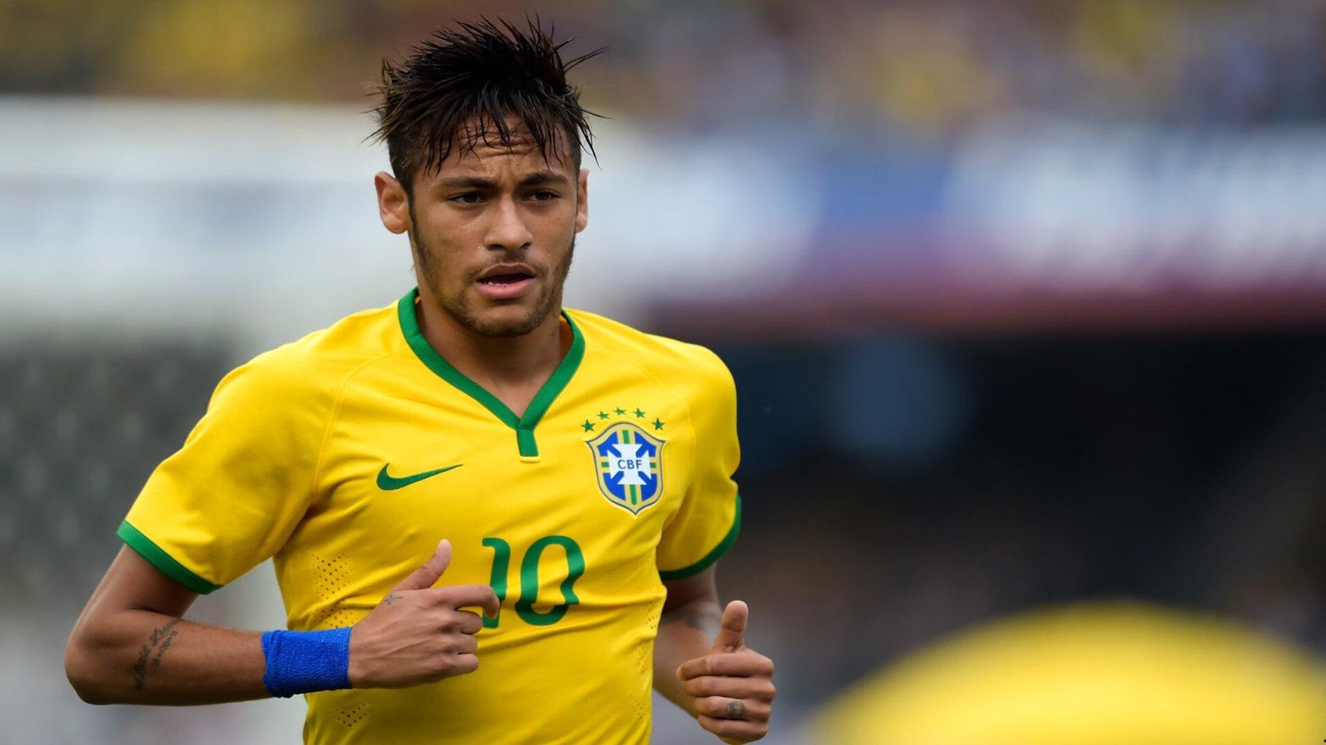 米兰瞄准霍伊伦，曼联租借买断方案成焦点