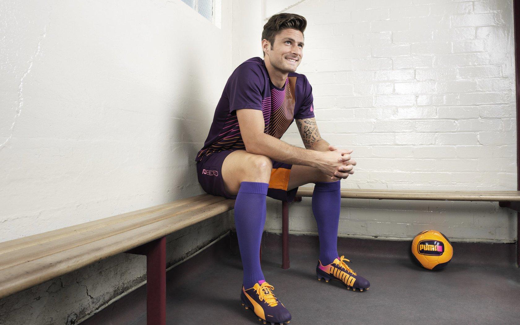 每体,佩德里季前赛表现卓越,巴萨中场灵魂无可替代