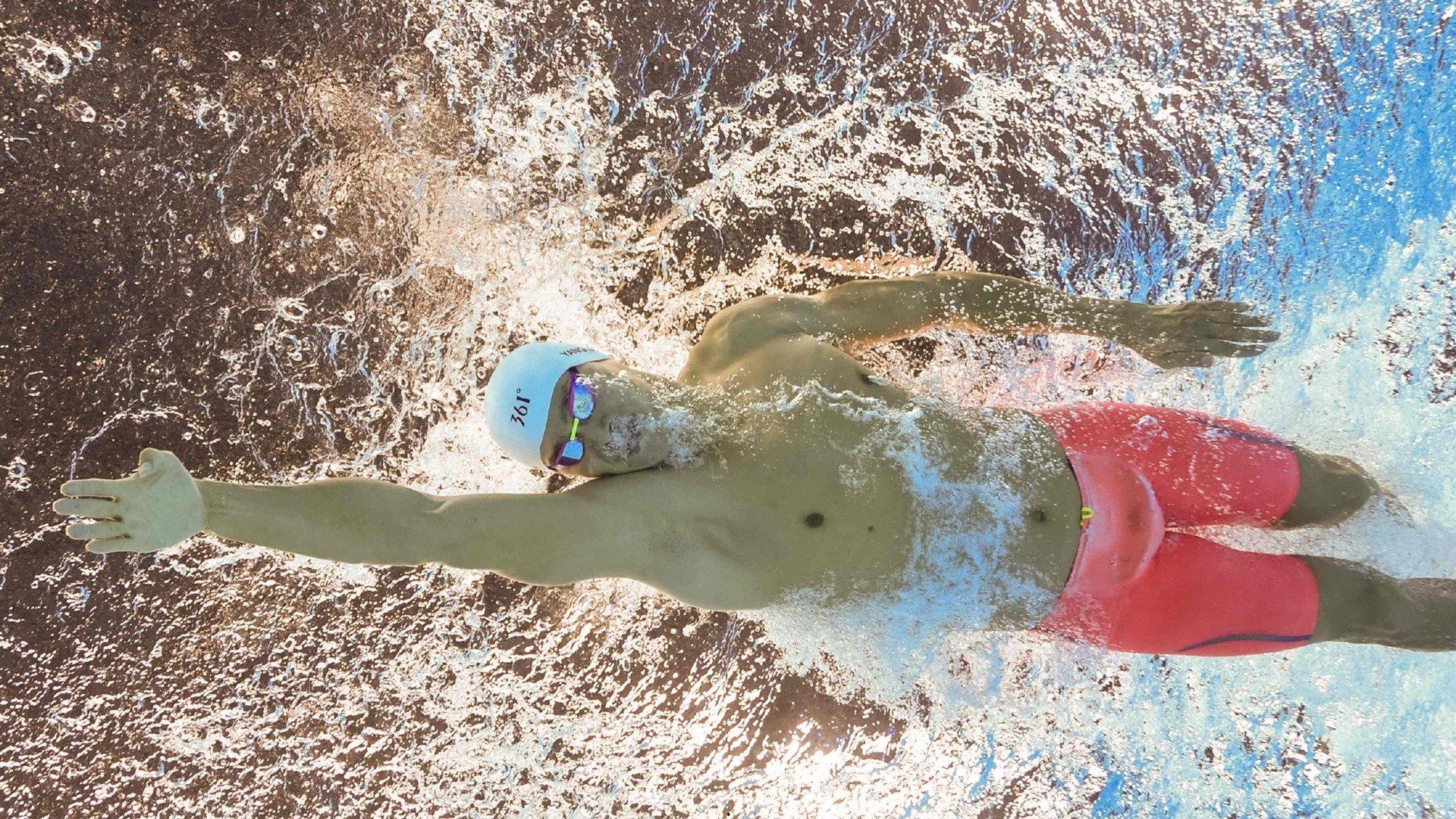 门将离奇失误葬送好局!奥纳纳扑到却漏球致曼联痛失关键胜利